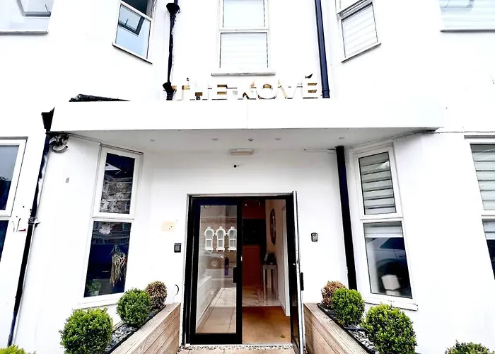Beach House 211, The Kove, Bournemouth Beach